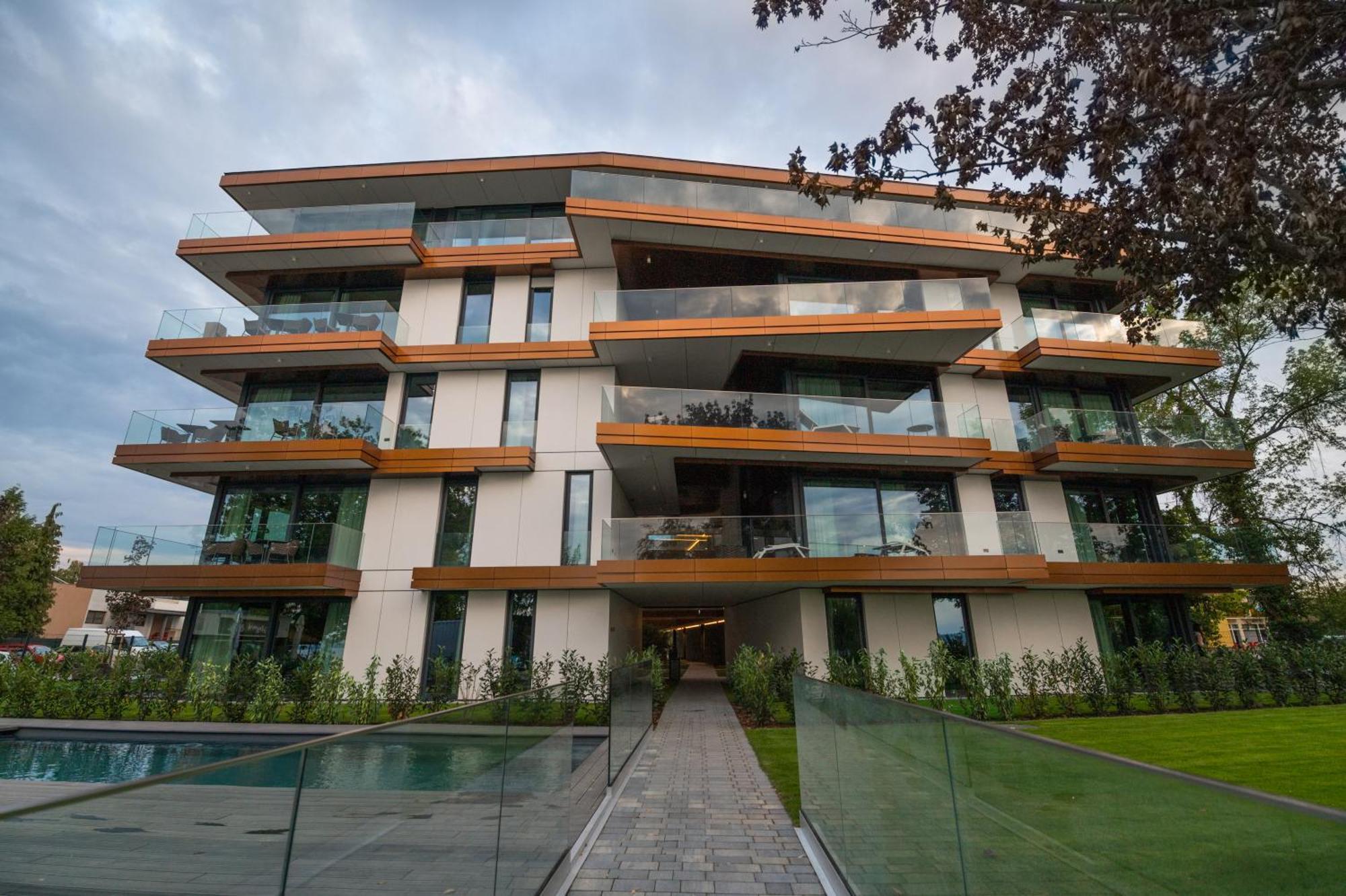 שיופוק Bj81 Suite Hotel מראה חיצוני תמונה